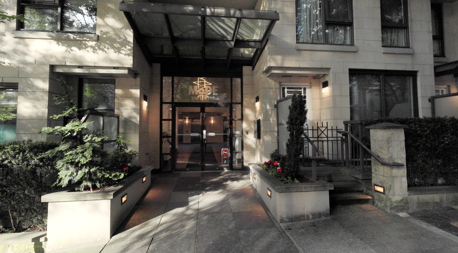 Mode, Vancouver — building photo