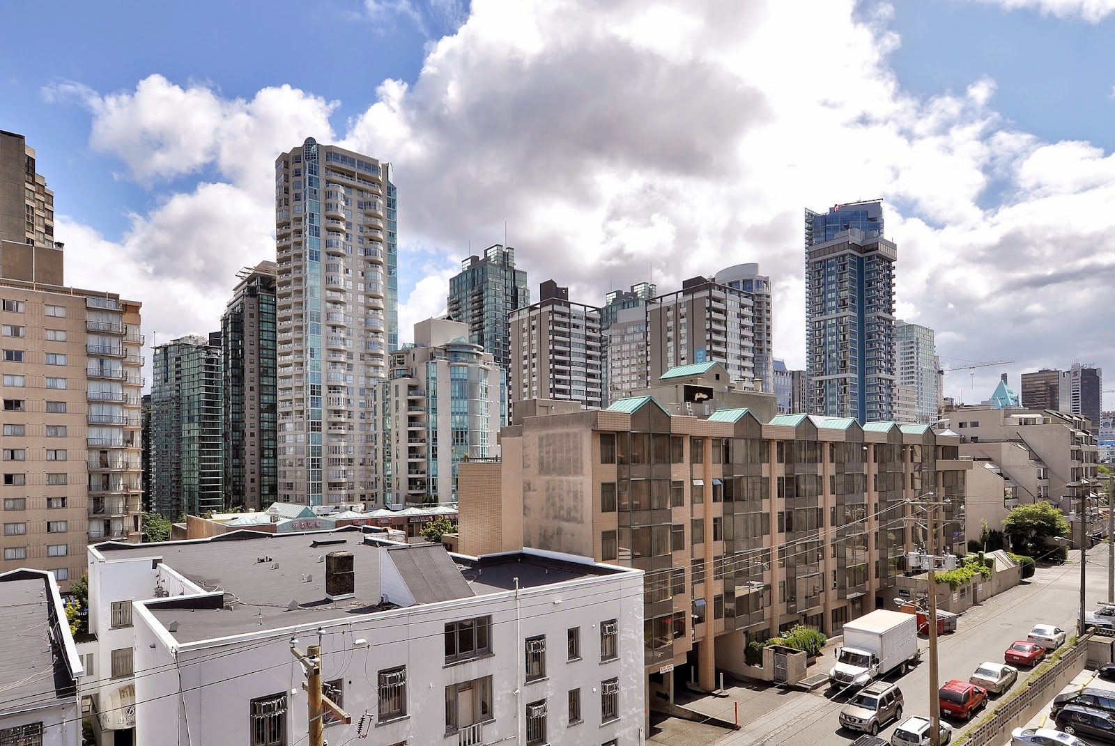 Casa Bella, Vancouver — building photo