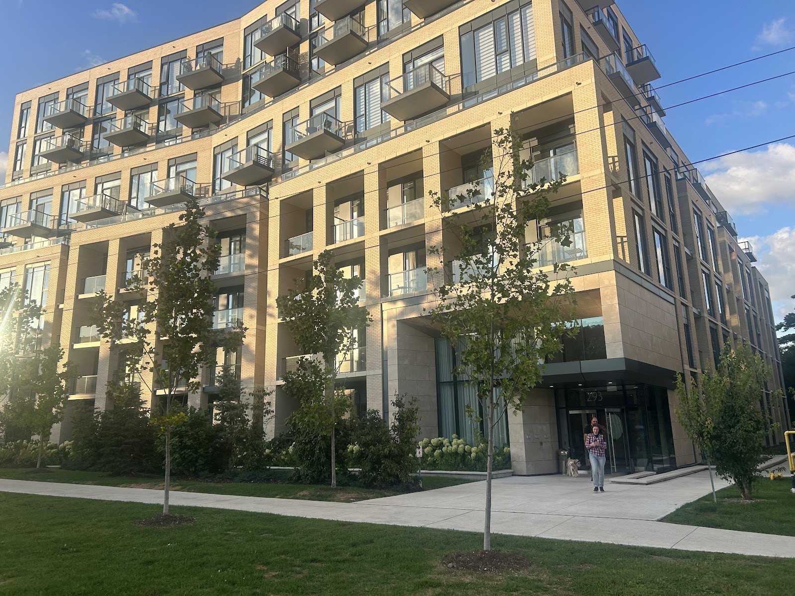 293 The Kingsway Condos, Toronto — building photo