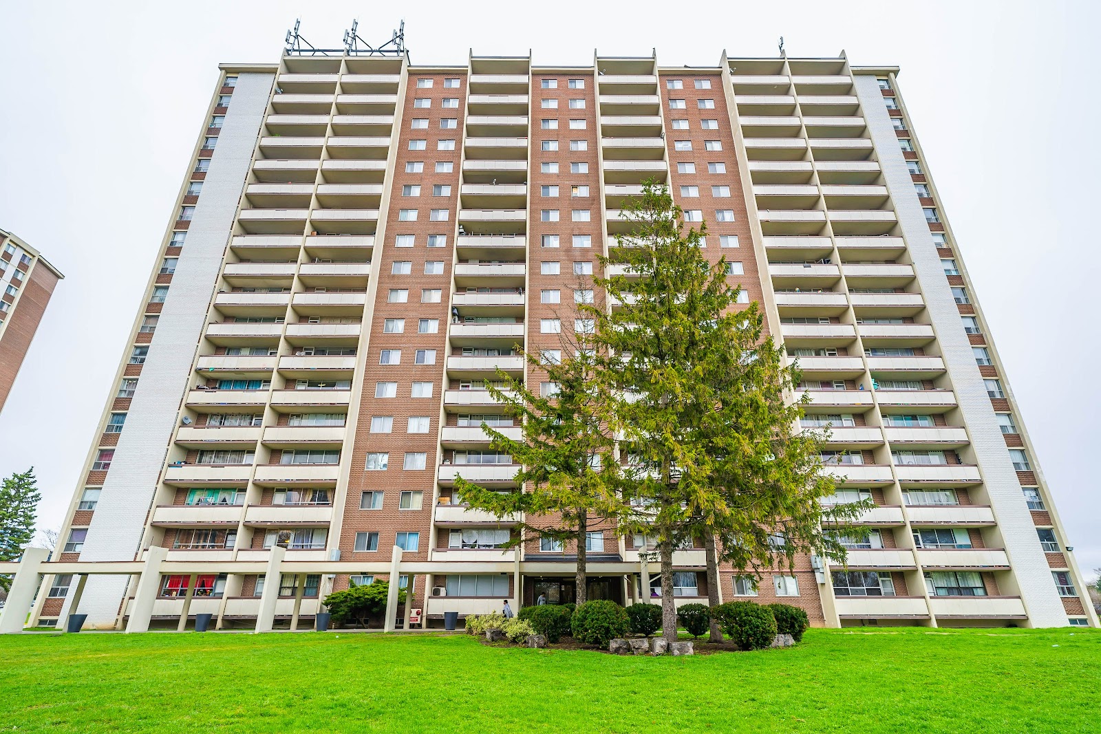 Building photo of Bentley Apartments