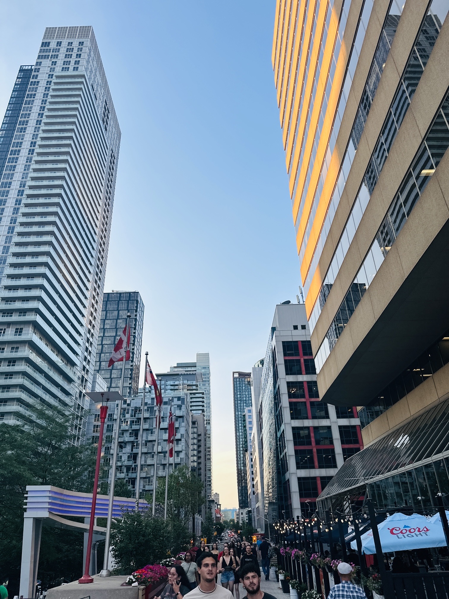 299 Front St W, Toronto — building photo
