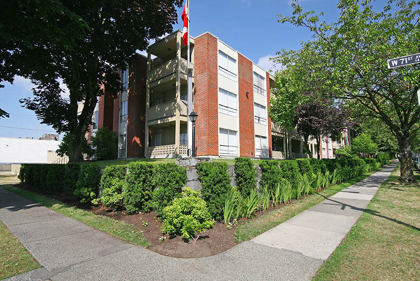 Building photo of 8675 French St