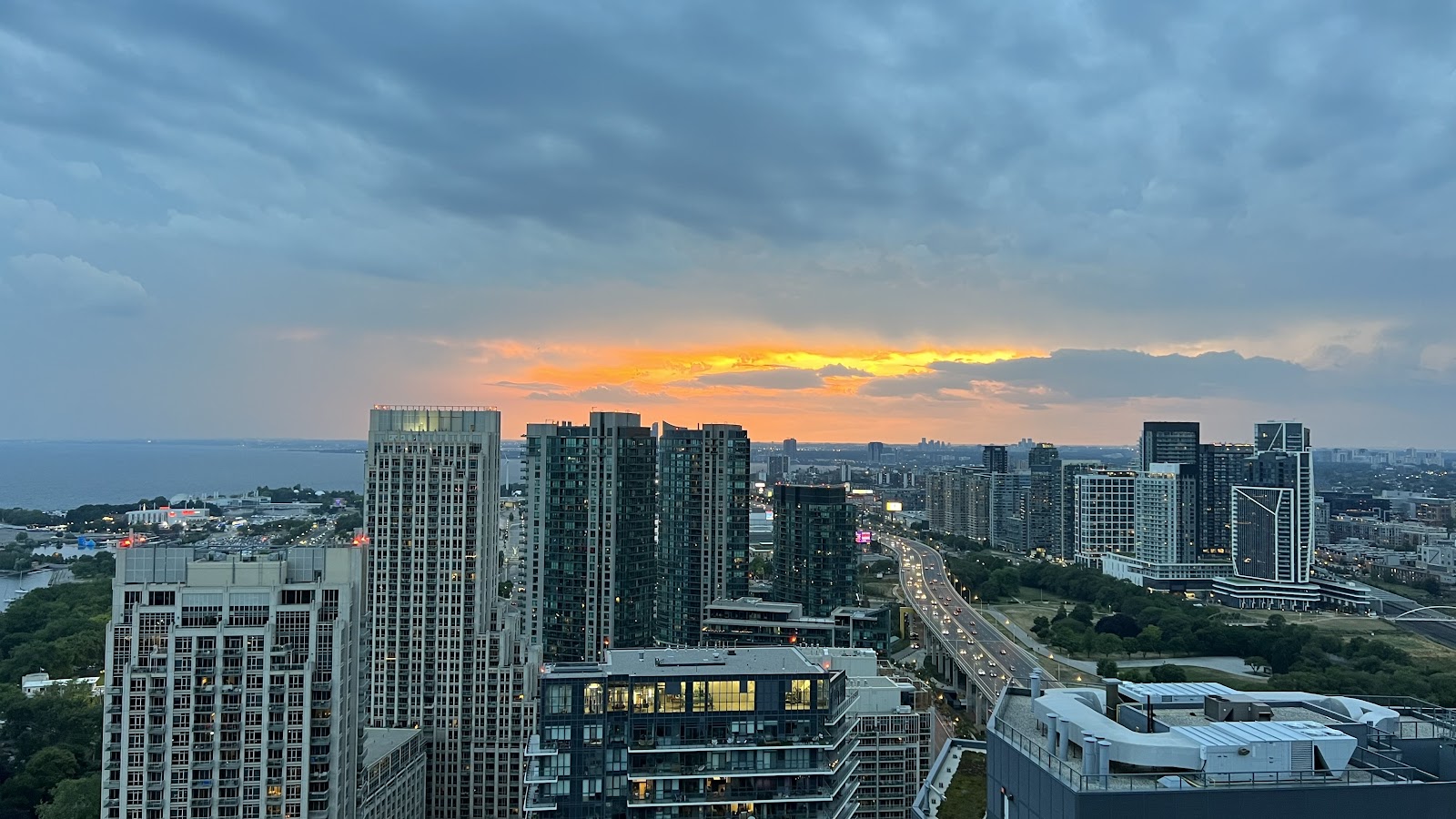 19 Bathurst St, Toronto — building photo
