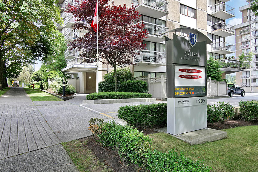 1905 Robson St, Vancouver — building photo