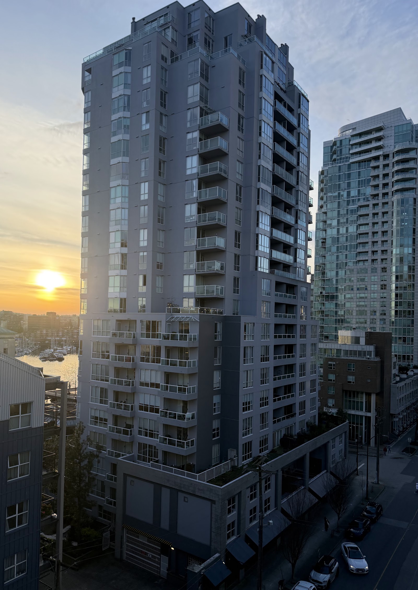 The Discovery, Vancouver — building photo