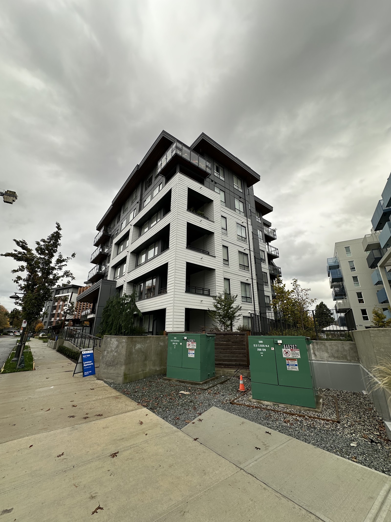 Building photo of Lynnmour Apartments