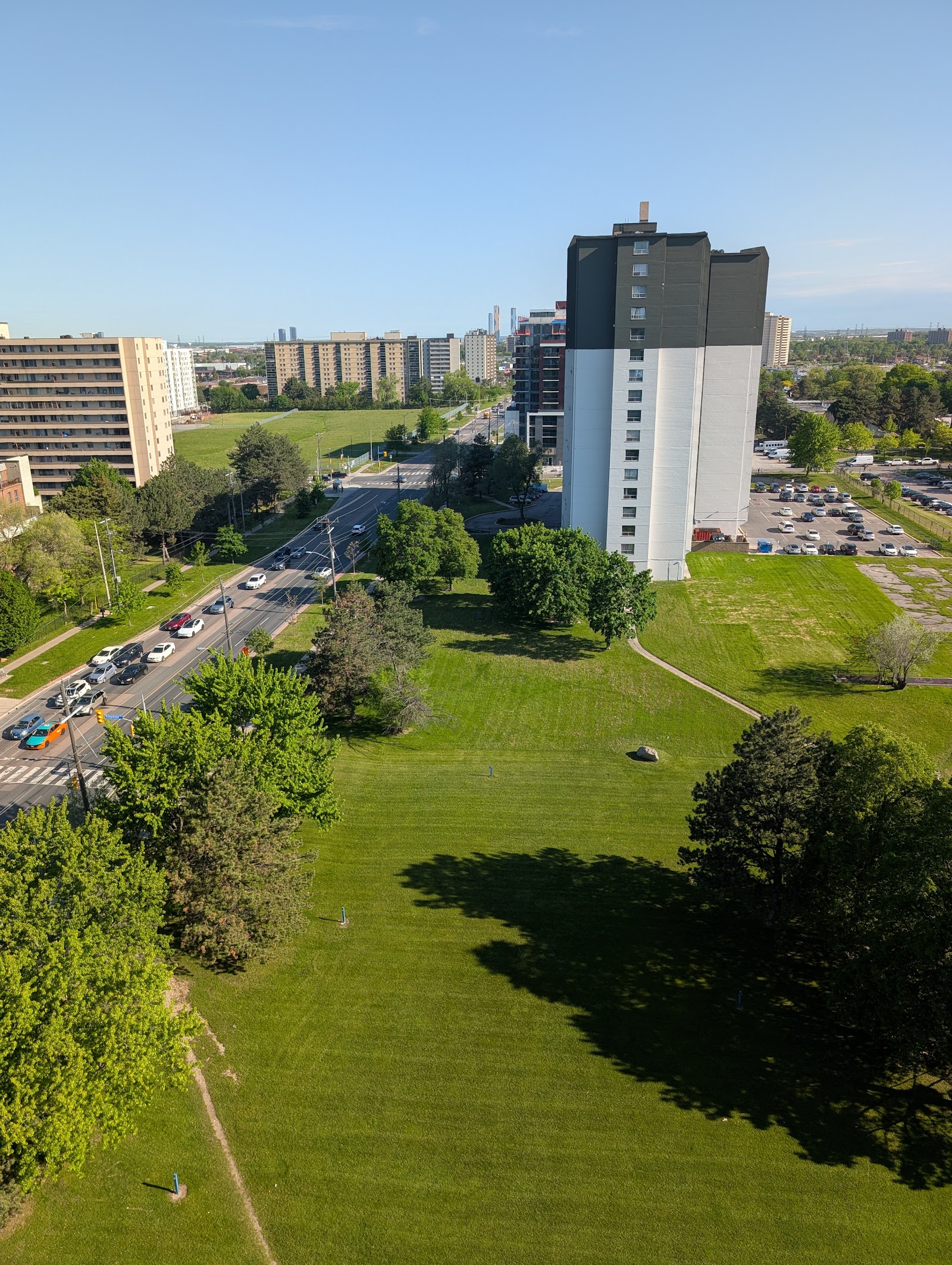 2775 Jane St, Toronto — building photo