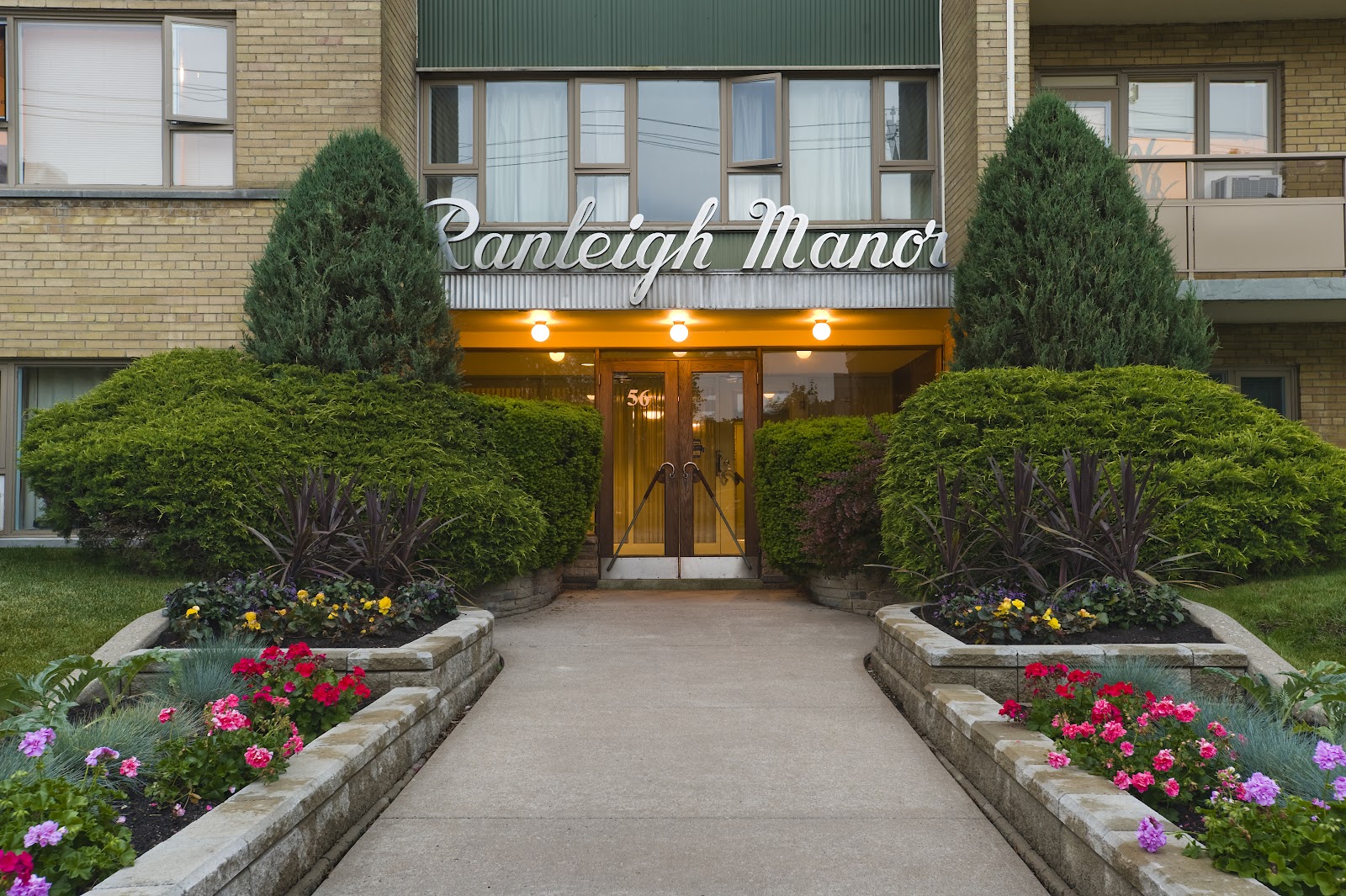 Ranleigh Manor, Toronto — building photo