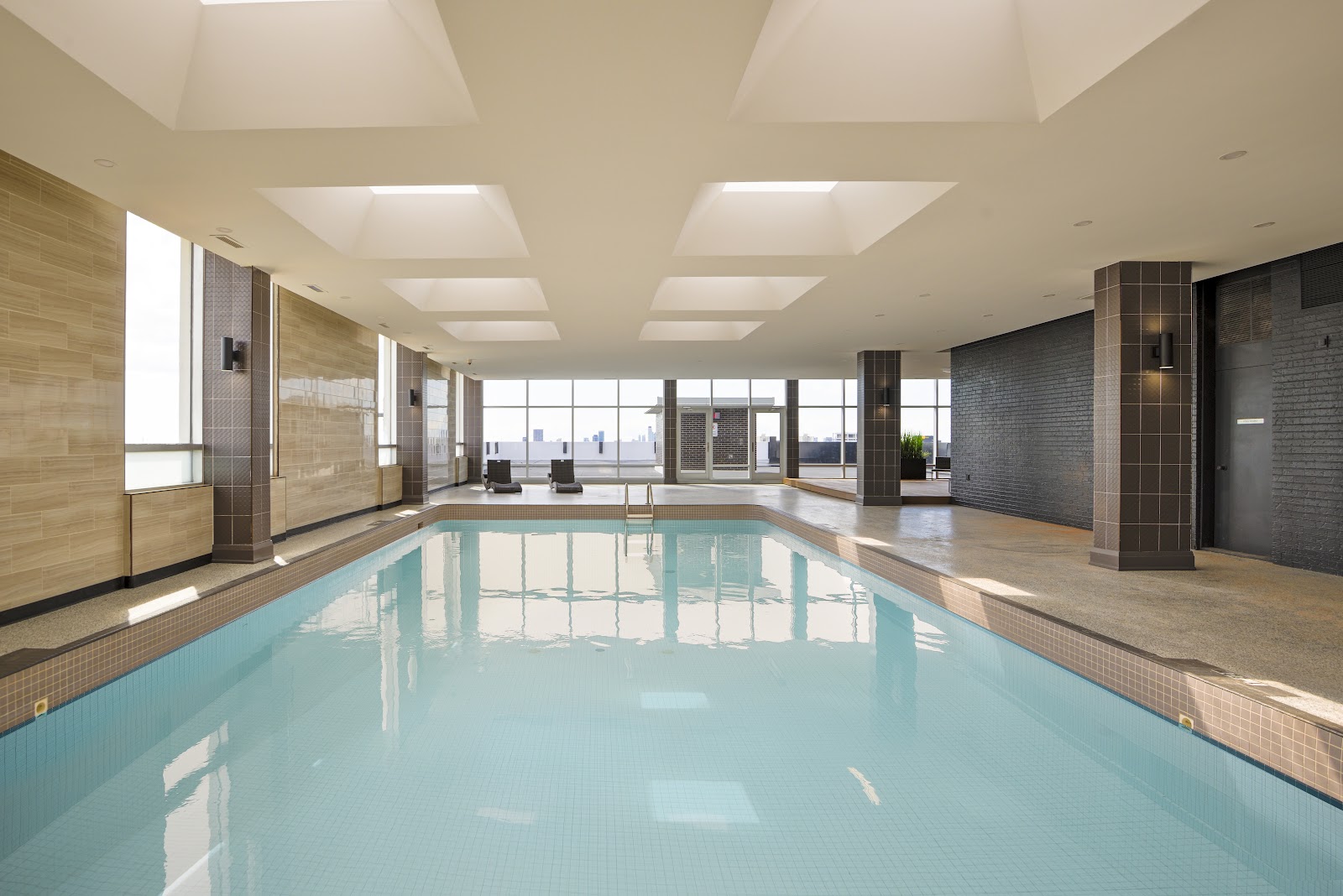 Davisville Village Apartments, Toronto — building photo