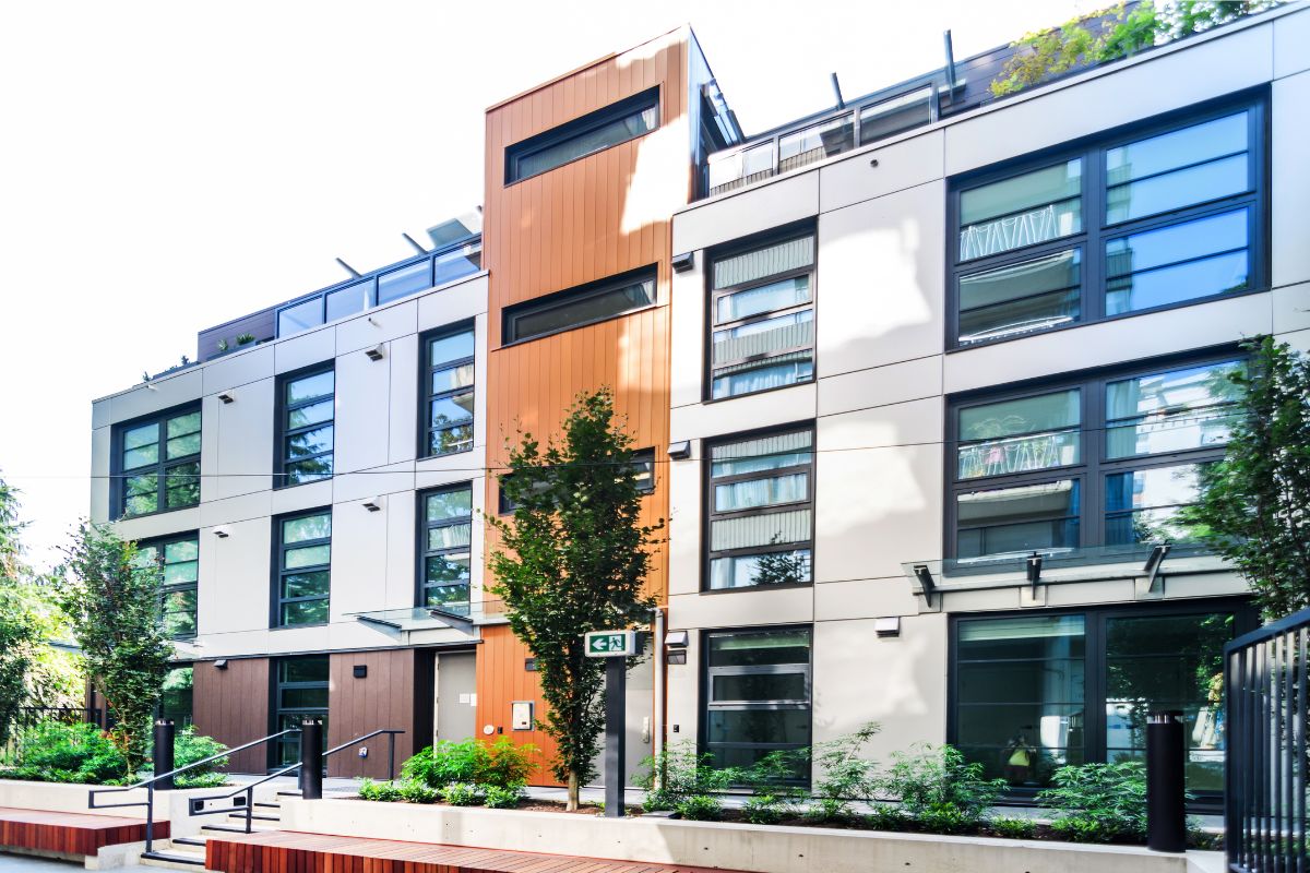 Building photo of 1188 Burnaby St