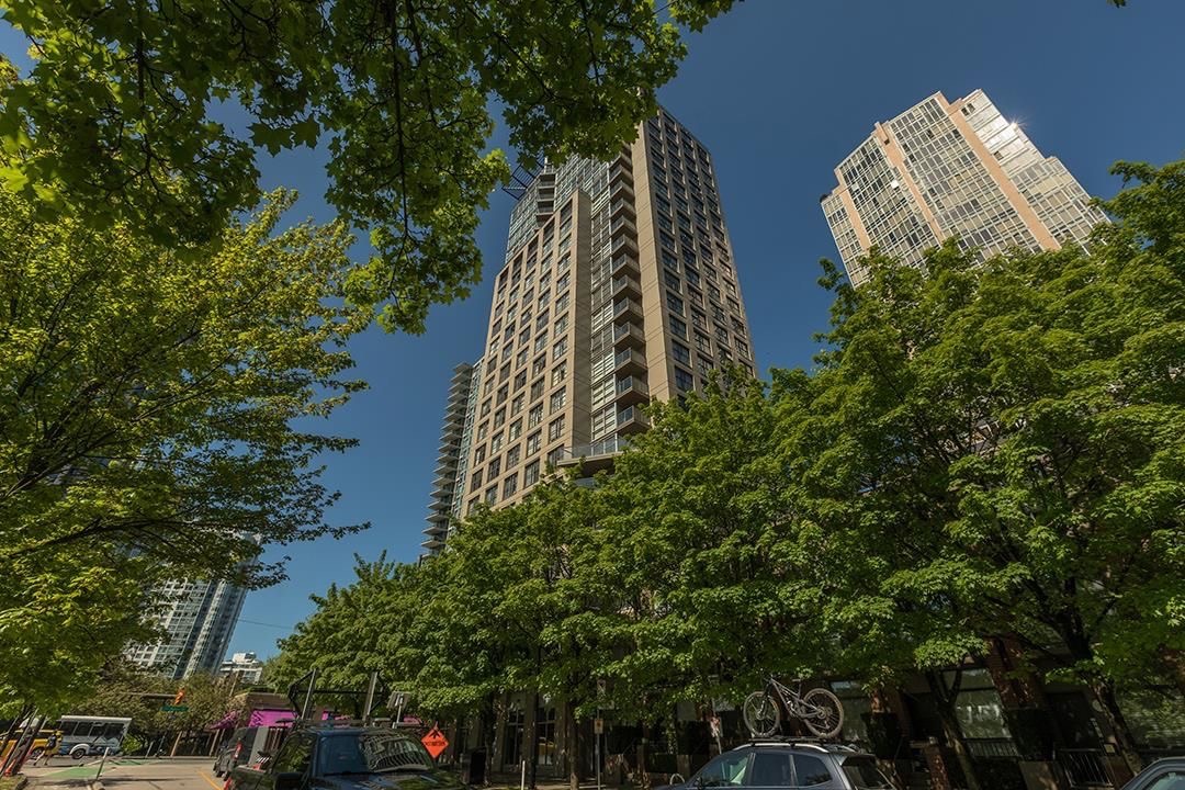 Building photo of Nova