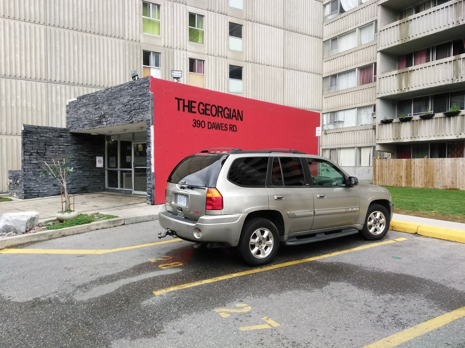 390 Dawes Rd building photo
