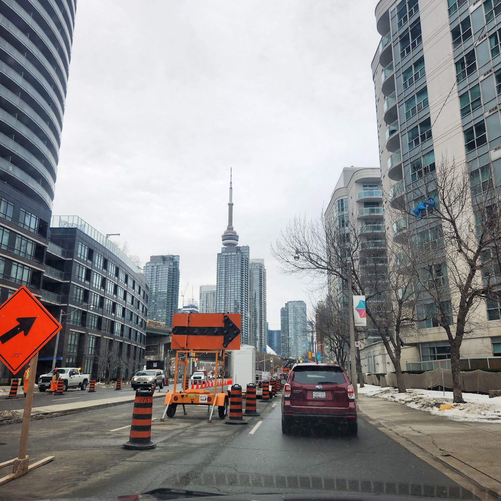 Panorama, Toronto — building photo