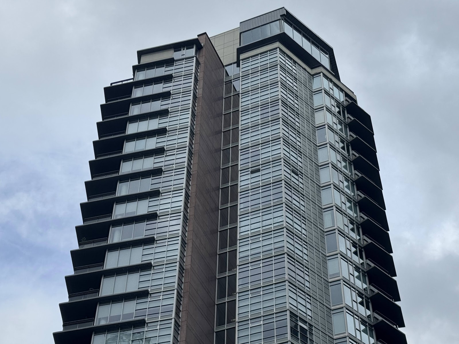 Cielo, Vancouver — building photo