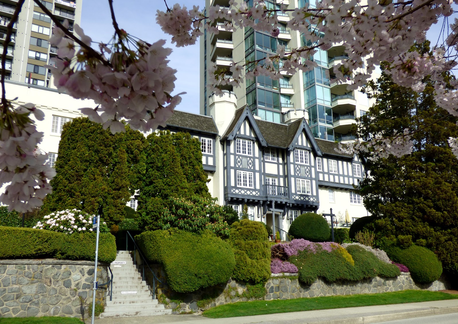 Tudor Manor, Vancouver — building photo