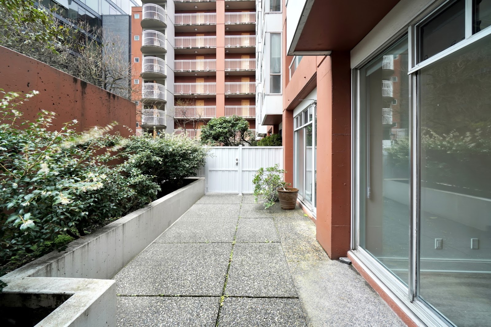 Hornby Tower, Vancouver — building photo