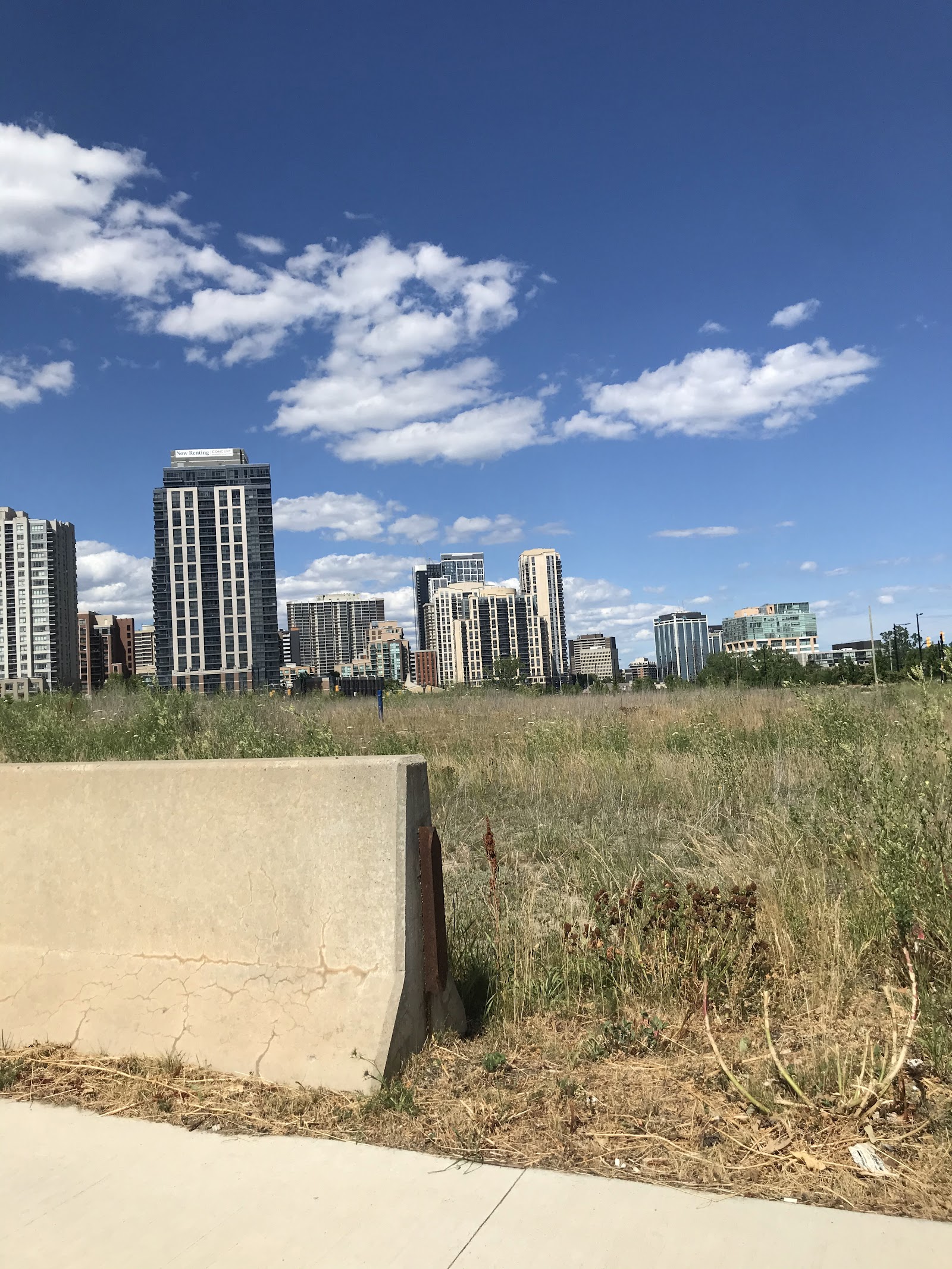 Building photo of Sierra at Village Gate West