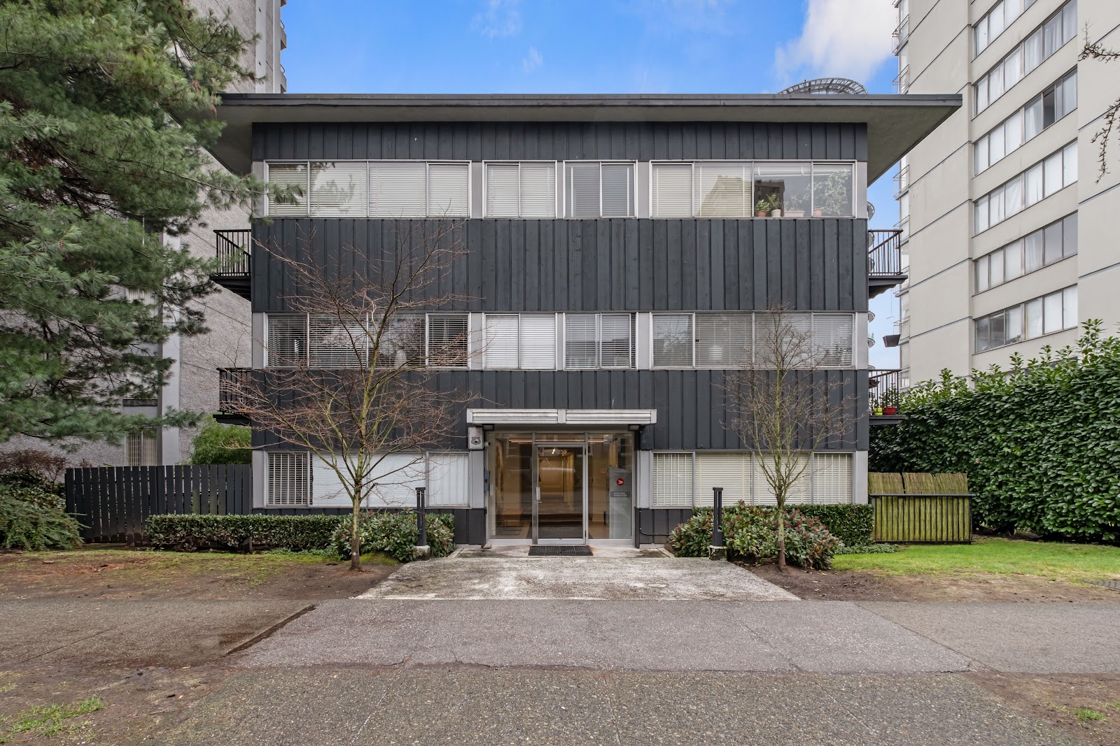1230 Burnaby St, Vancouver — building photo