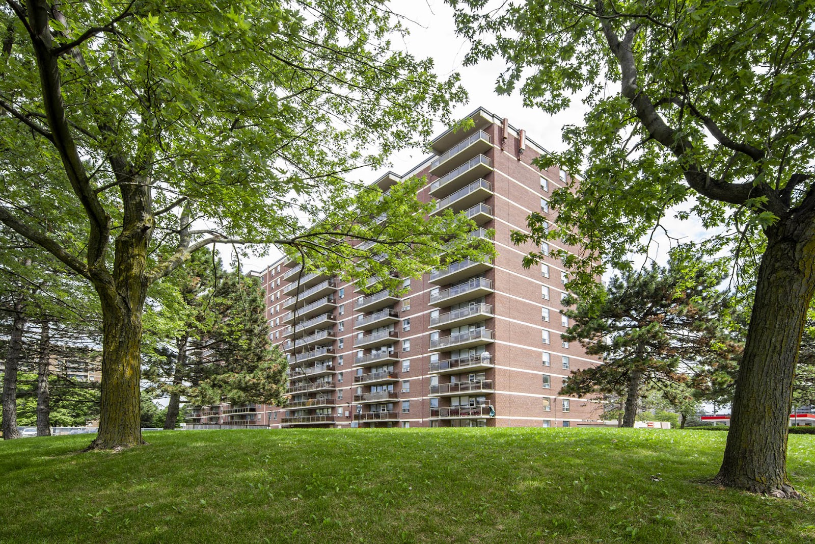 The Fairlea, Toronto — building photo