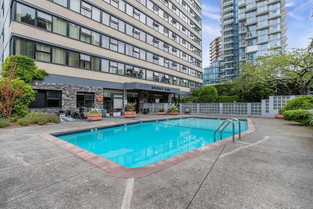 1225 Cardero St, Vancouver — building photo