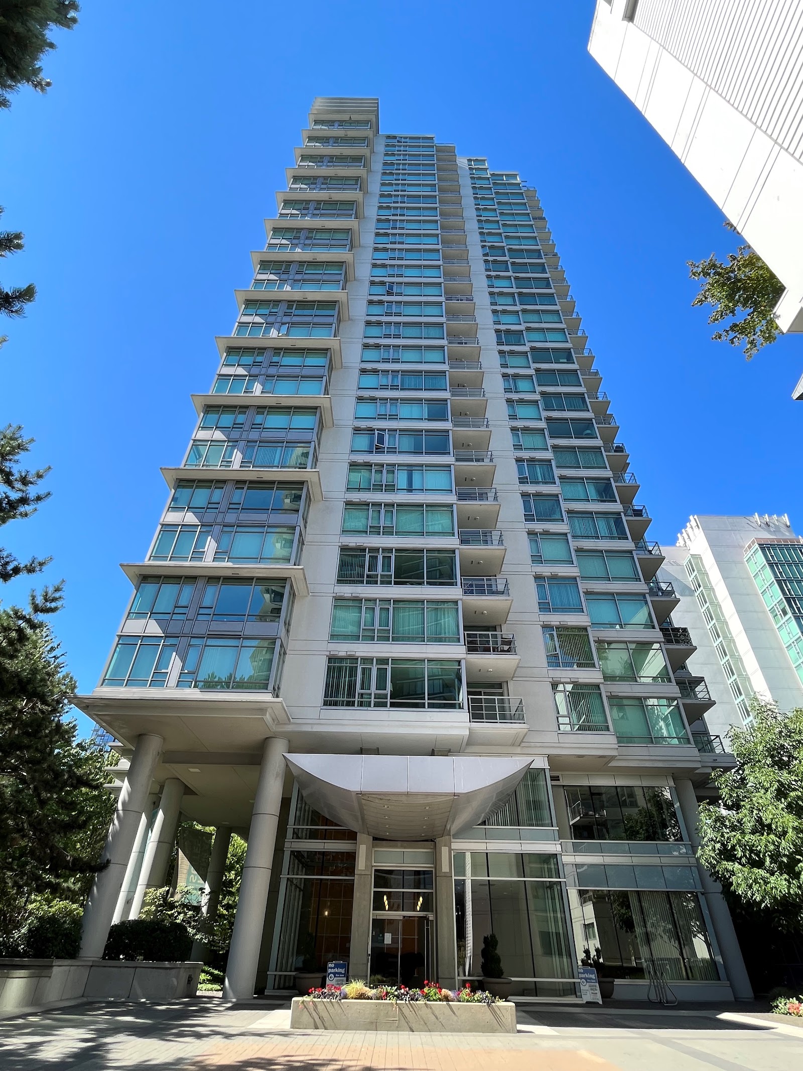 699 Cardero St, Vancouver — building photo