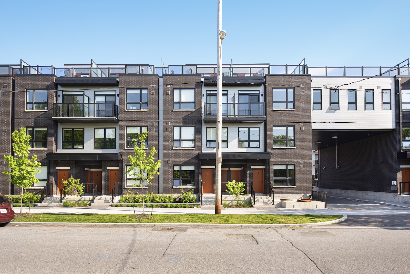 Building photo of Brenthall Avenue