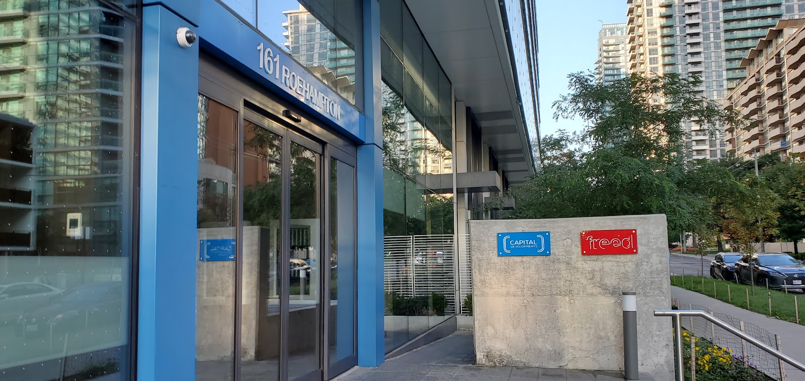 161 Roehampton Ave, Toronto — building photo